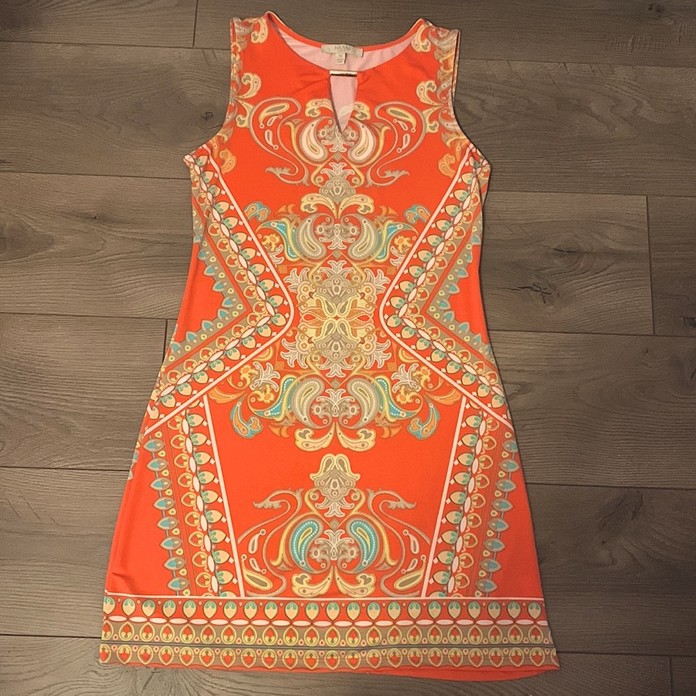 LIKE NEW Haani Petite fitted orange paisley dress with metal gold accent!!